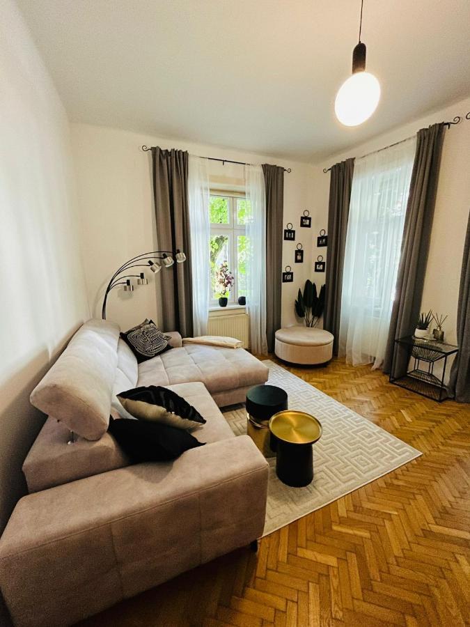 Apartment 5 Min Schoenbrunn Gloriette, Direct To City Center, Free Parking Відень Екстер'єр фото