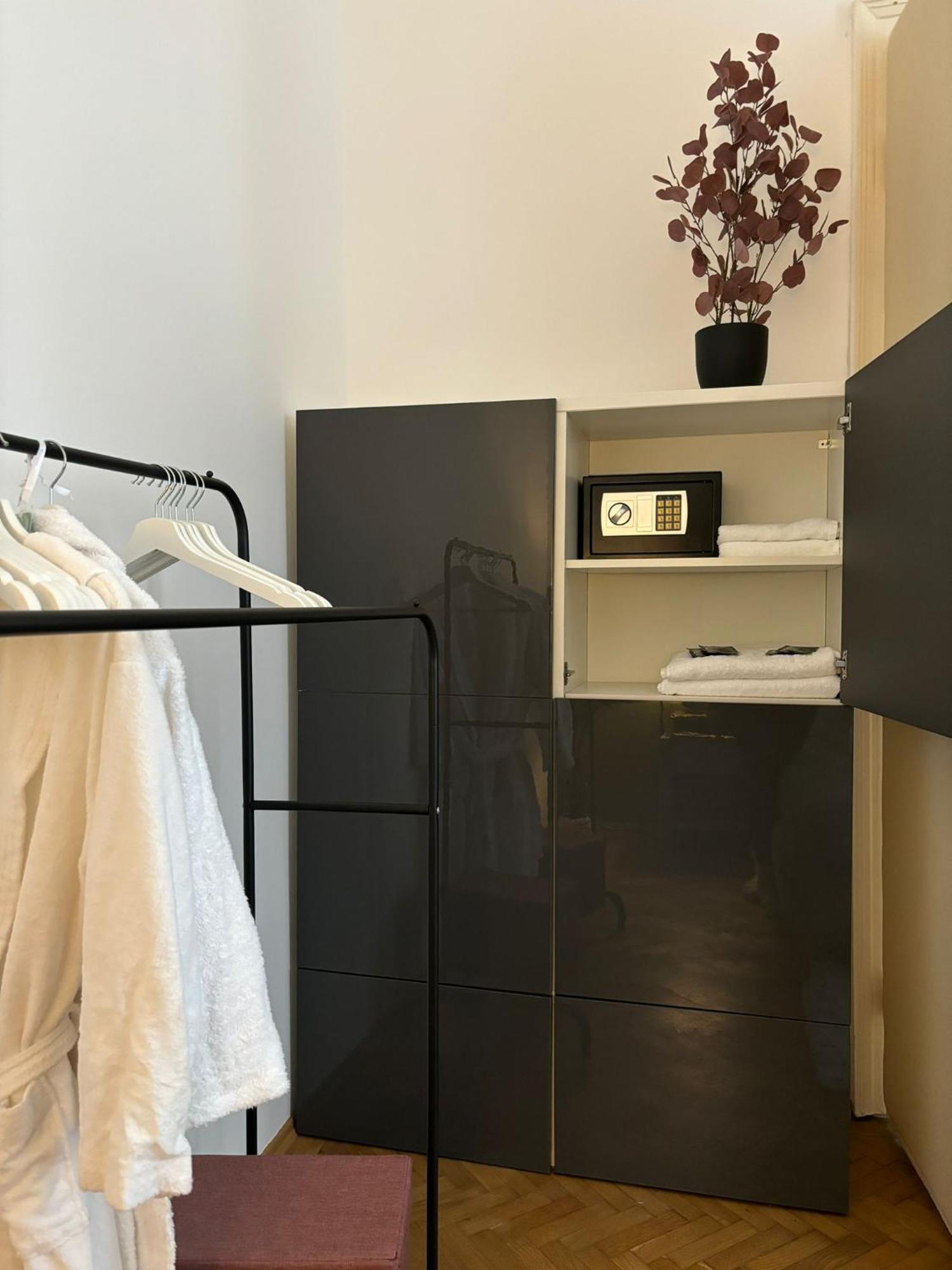 Apartment 5 Min Schoenbrunn Gloriette, Direct To City Center, Free Parking Відень Екстер'єр фото
